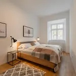 Premium In Altstadtnaehe Apartment *